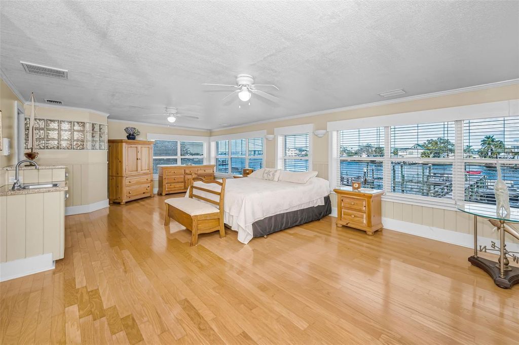 Image 59 of property listing at 5038 SUNSET BOULEVARD, Port Richey, FL 34668