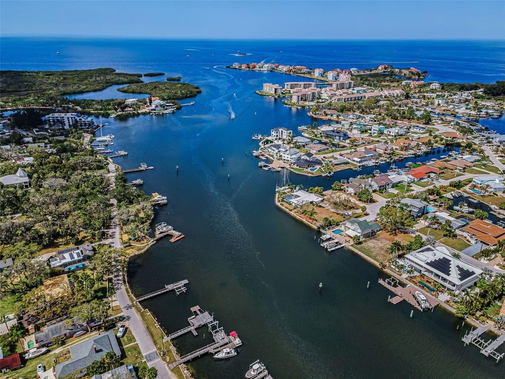 Image 9 of property listing at 5038 SUNSET BOULEVARD, Port Richey, FL 34668