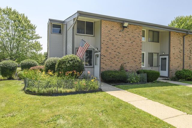 1524 Big Bend ROAD #A, Waukesha, WI 53189