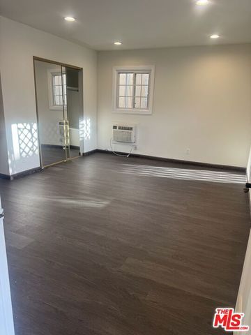133 S Crescent Drive 5, Beverly Hills, CA 90212