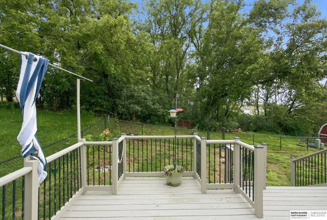 2410 Yorktown Place, Bellevue, NE 68123
