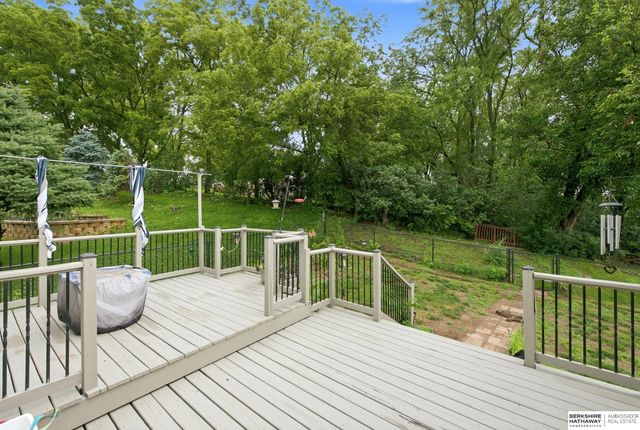 2410 Yorktown Place, Bellevue, NE 68123
