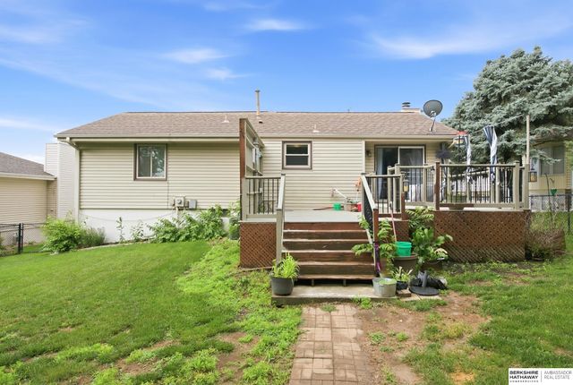 2410 Yorktown Place, Bellevue, NE 68123