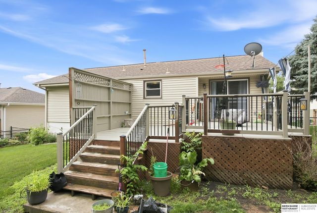 2410 Yorktown Place, Bellevue, NE 68123