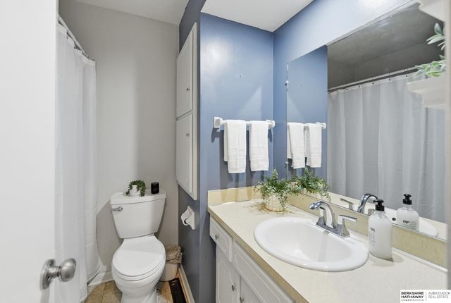 2410 Yorktown Place, Bellevue, NE 68123
