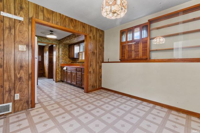636 N State Street, Mishawaka, IN 46544