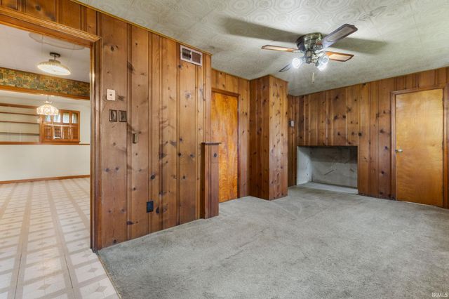 636 N State Street, Mishawaka, IN 46544