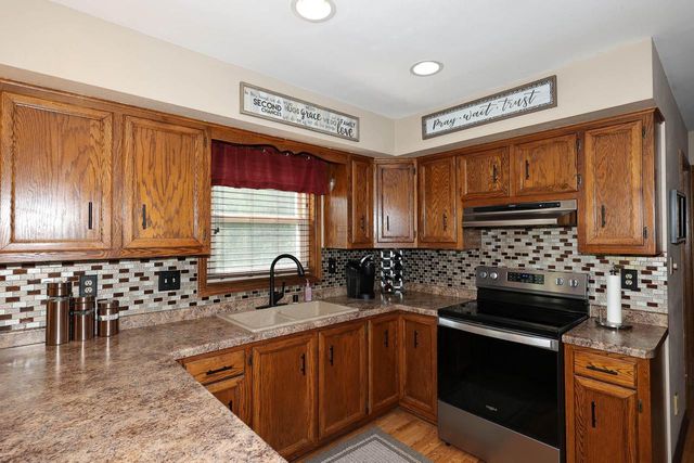 S14W31855 High Meadow LANE, Delafield, WI 53018