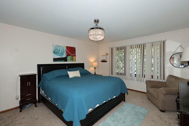 S14W31855 High Meadow LANE, Delafield, WI 53018