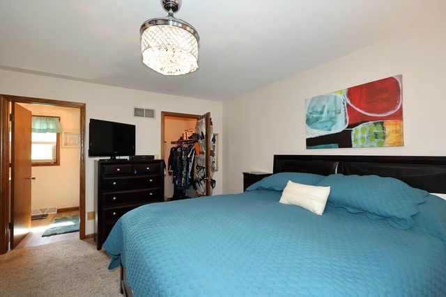 S14W31855 High Meadow LANE, Delafield, WI 53018