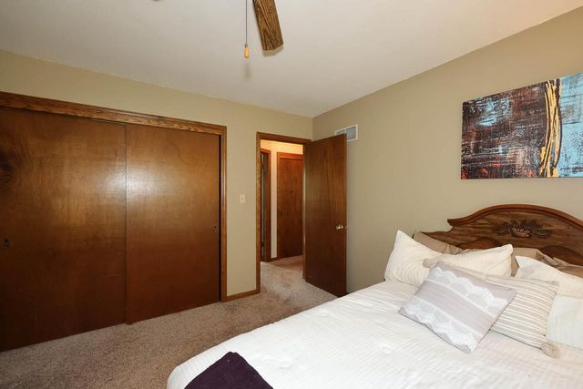 S14W31855 High Meadow LANE, Delafield, WI 53018