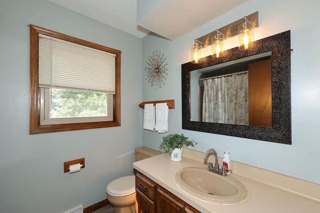 S14W31855 High Meadow LANE, Delafield, WI 53018