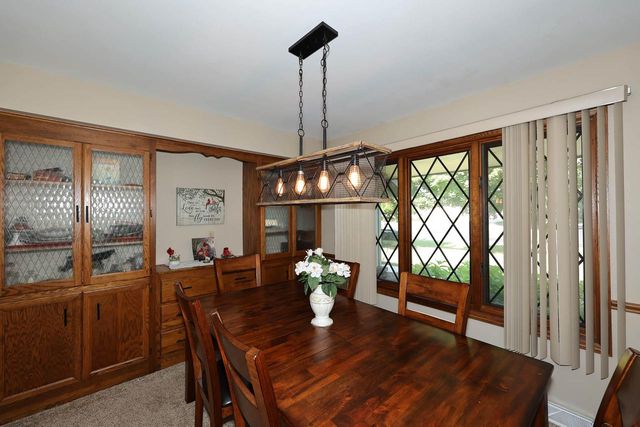 S14W31855 High Meadow LANE, Delafield, WI 53018