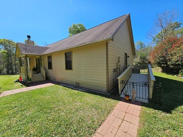 115 Lake Crest Drive, Etoile, TX 75944