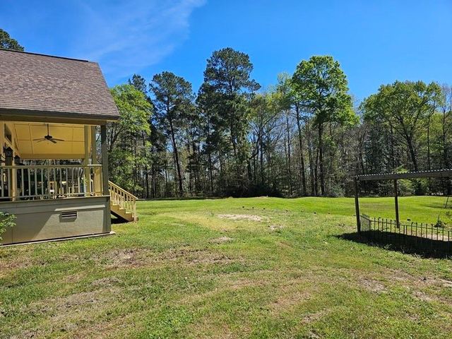 115 Lake Crest Drive, Etoile, TX 75944