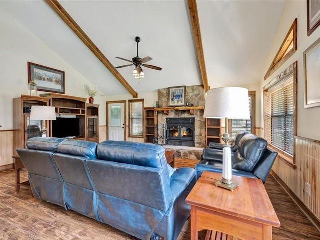 115 Lake Crest Drive, Etoile, TX 75944