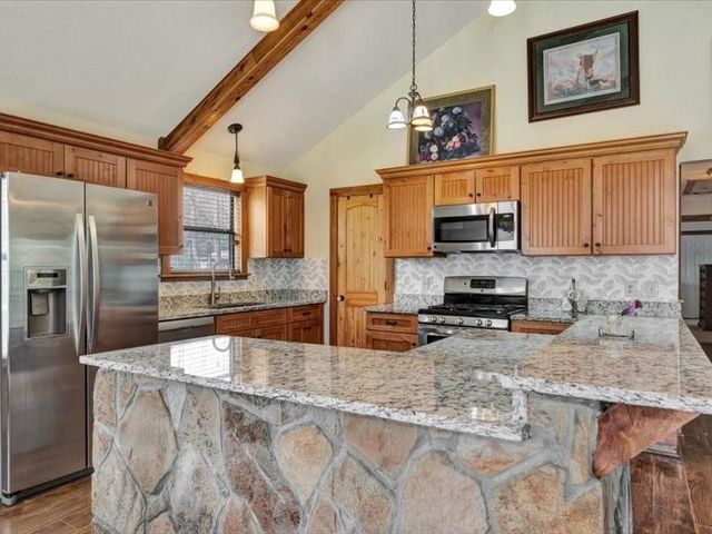 115 Lake Crest Drive, Etoile, TX 75944