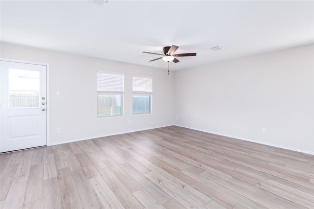 320 Red Rock Trail, Fort Worth, TX 76052
