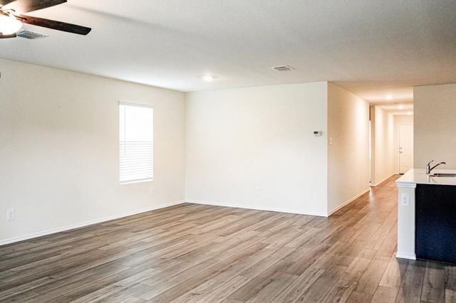 320 Red Rock Trail, Fort Worth, TX 76052