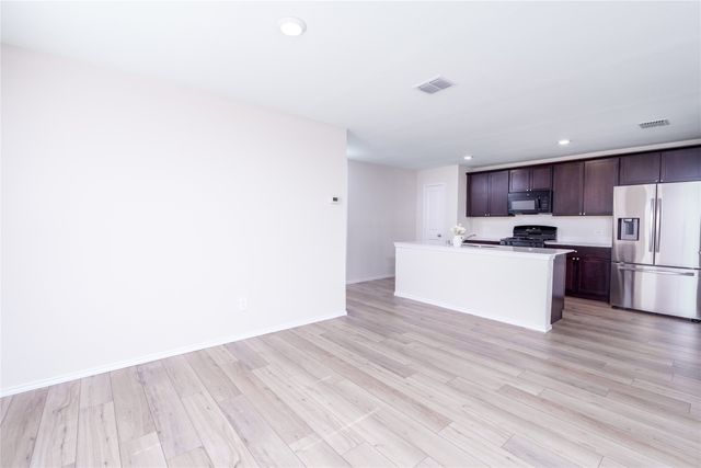 320 Red Rock Trail, Fort Worth, TX 76052