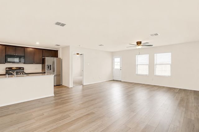 320 Red Rock Trail, Fort Worth, TX 76052