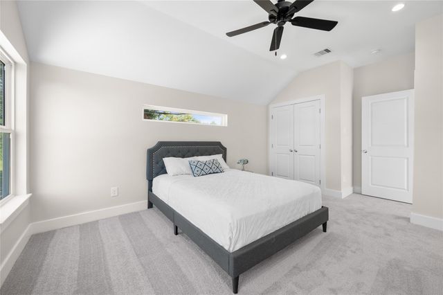 6831 Tuskegee Street, Houston, TX 77091