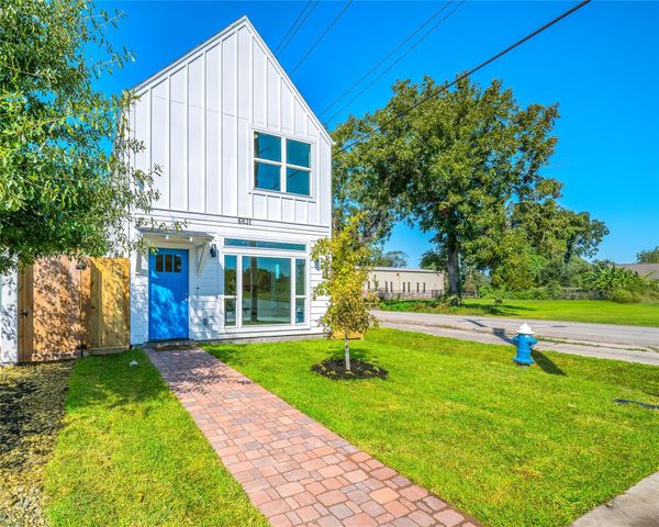 6831 Tuskegee Street, Houston, TX 77091
