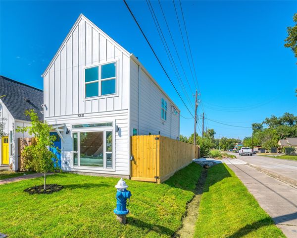 6831 Tuskegee Street, Houston, TX 77091