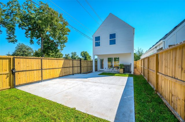 6831 Tuskegee Street, Houston, TX 77091