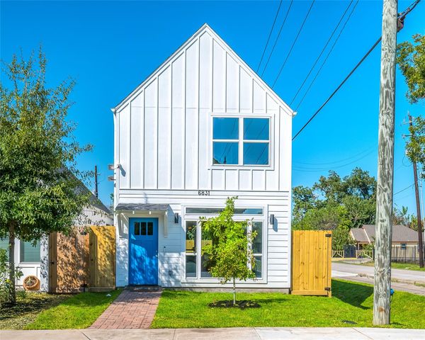 6831 Tuskegee Street, Houston, TX 77091