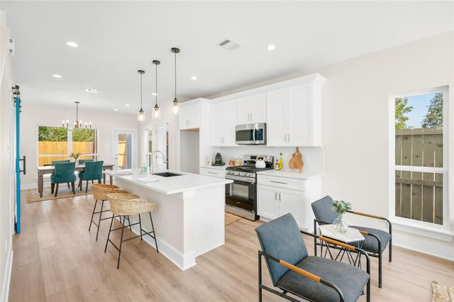 6831 Tuskegee Street, Houston, TX 77091