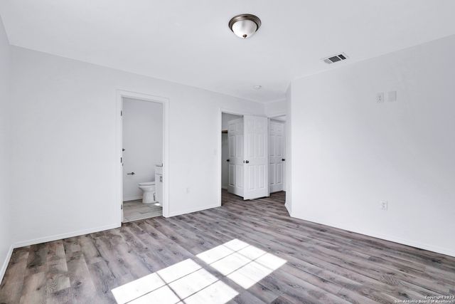 874 E Sunshine Dr Unit 102, San Antonio, TX 78228