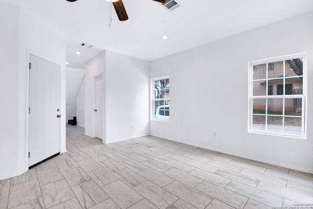 874 E Sunshine Dr Unit 102, San Antonio, TX 78228