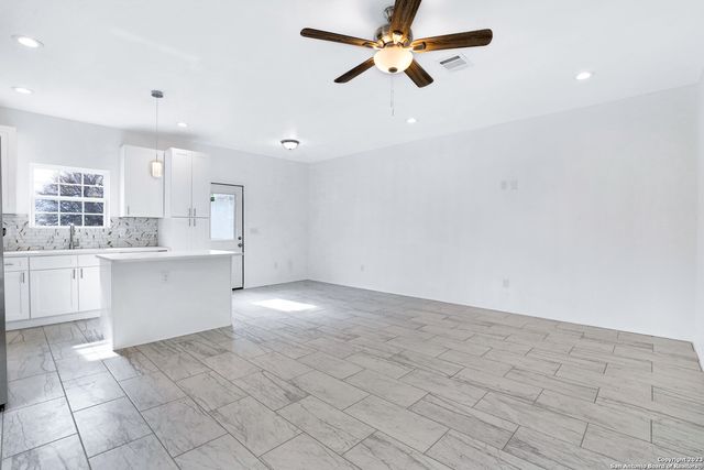 874 E Sunshine Dr Unit 102, San Antonio, TX 78228