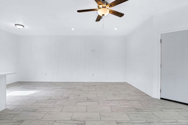 874 E Sunshine Dr Unit 102, San Antonio, TX 78228