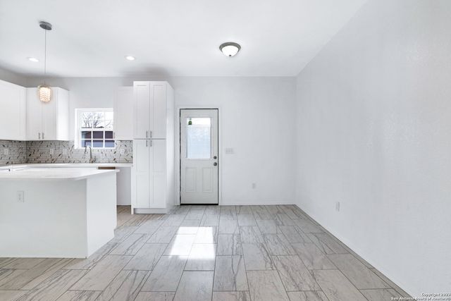 874 E Sunshine Dr Unit 102, San Antonio, TX 78228
