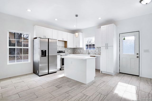 874 E Sunshine Dr Unit 102, San Antonio, TX 78228