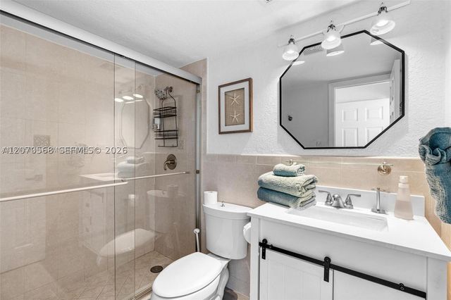 1370 NE 40th Dr, Oakland Park, FL 33334