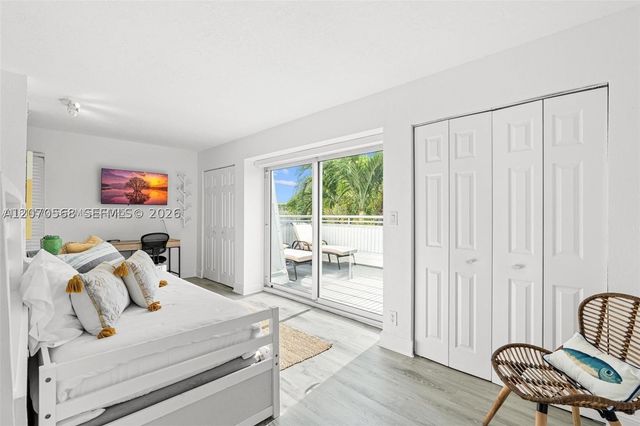 1370 NE 40th Dr, Oakland Park, FL 33334