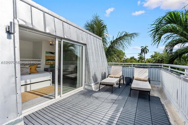1370 NE 40th Dr, Oakland Park, FL 33334