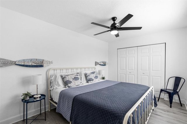 1370 NE 40th Dr, Oakland Park, FL 33334