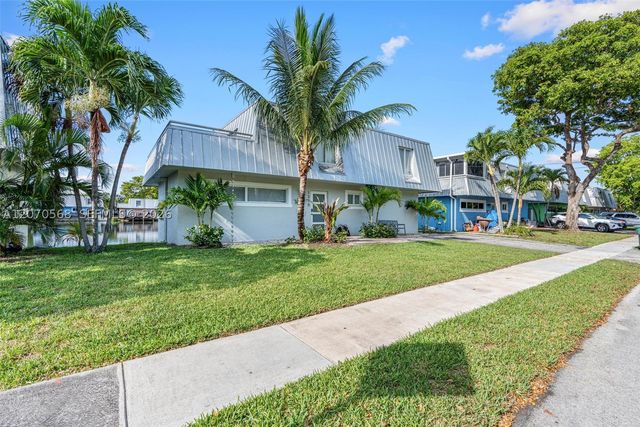 1370 NE 40th Dr, Oakland Park, FL 33334