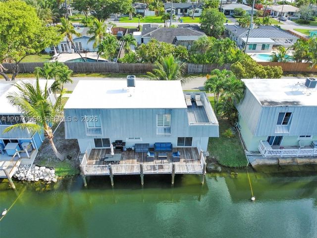 1370 NE 40th Dr, Oakland Park, FL 33334