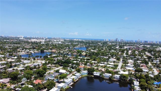 1370 NE 40th Dr, Oakland Park, FL 33334