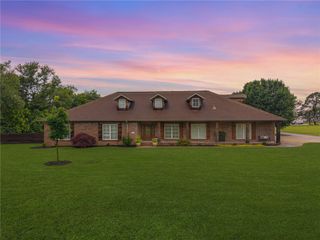 502 Oakwood Street, Lowell, AR 72745