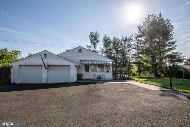 418 DOUBLEWOODS RD, Langhorne, PA 19047