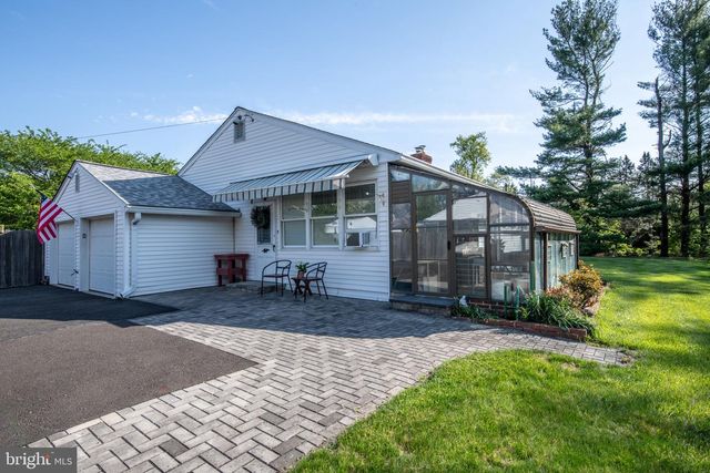 418 DOUBLEWOODS RD, Langhorne, PA 19047