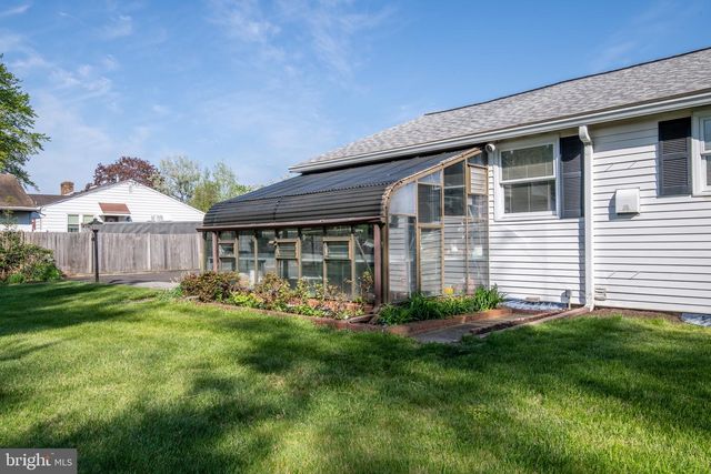 418 DOUBLEWOODS RD, Langhorne, PA 19047