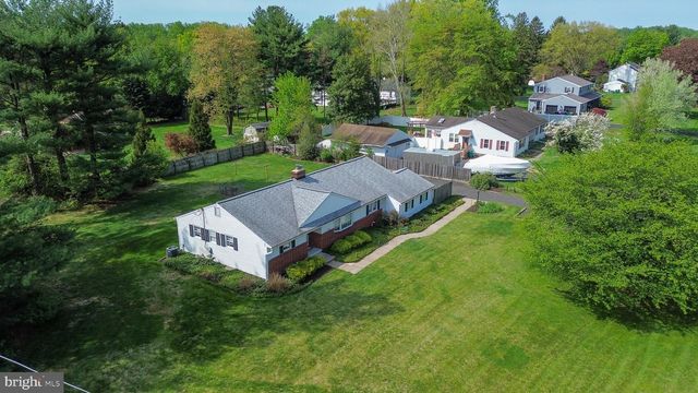 418 DOUBLEWOODS RD, Langhorne, PA 19047