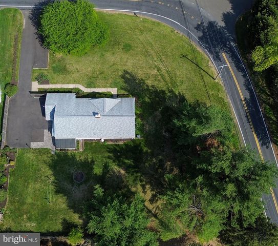 418 DOUBLEWOODS RD, Langhorne, PA 19047